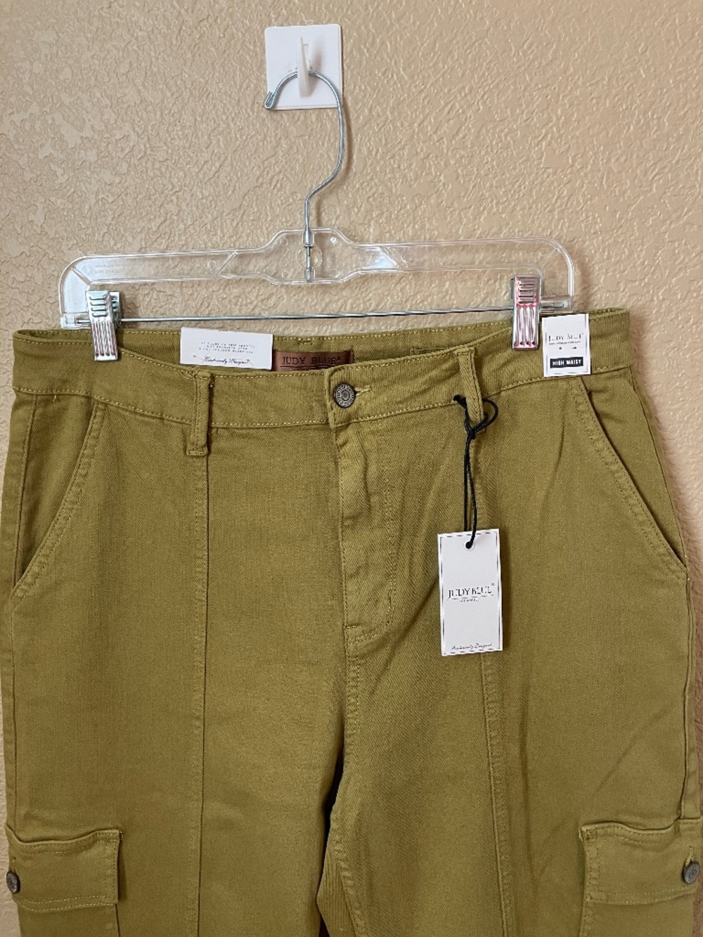 NWT Judy Blue Khaki Cargo Straight leg Pants Size 15/32 Matcha US Size 16